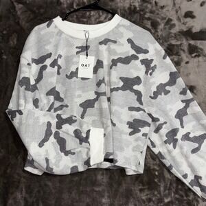 OAT New York Women's Camo Crop Top Gray White Long Sleeve Size L‎
